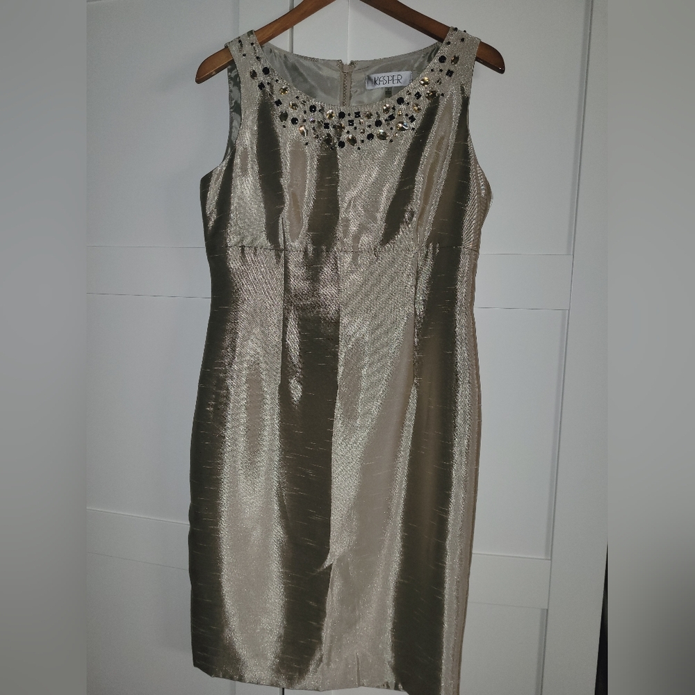 Kasper Elegant Gold Sleeveless Dress